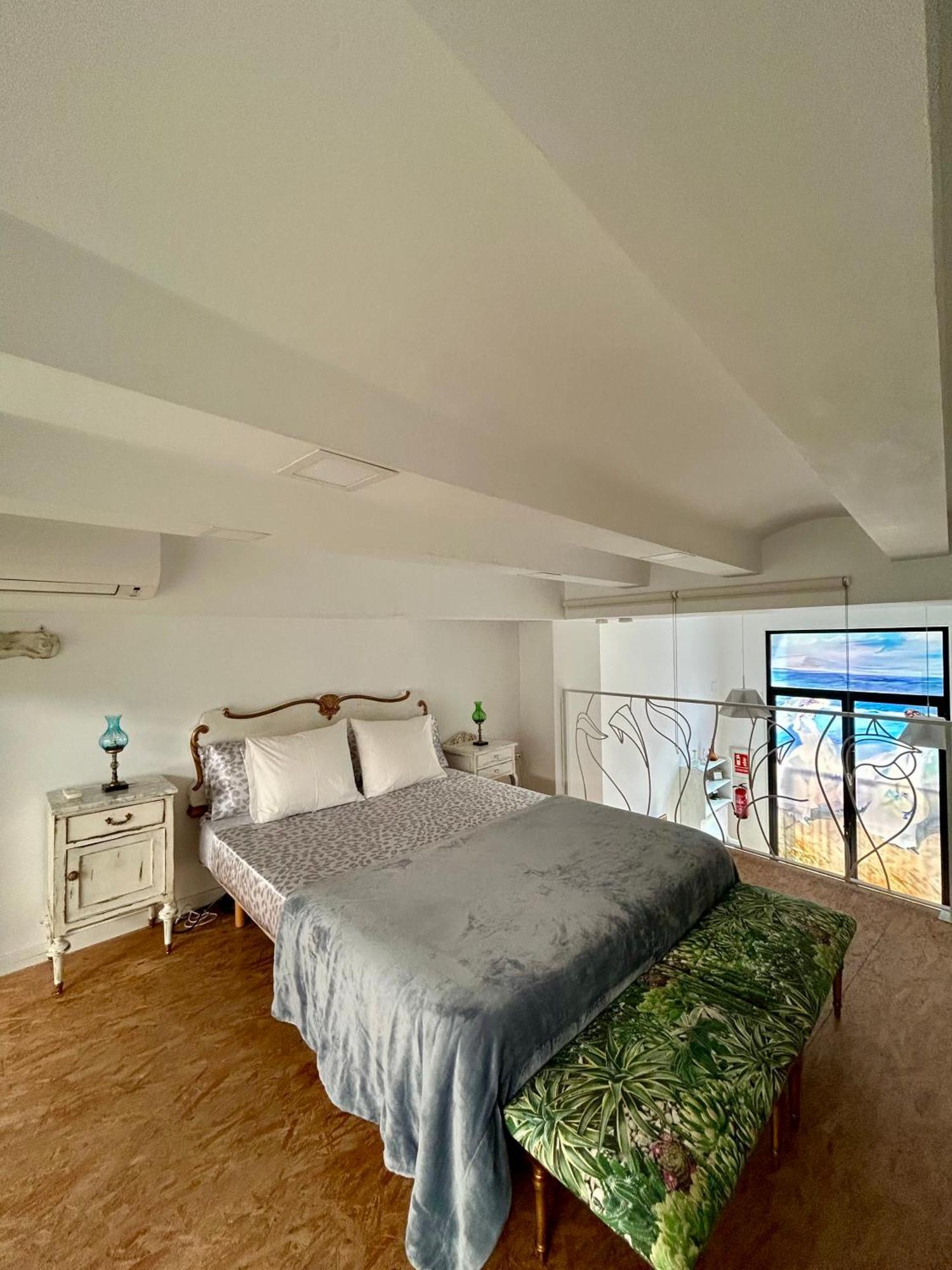 Loft Con Mucha Luz En El Centro Barrio Ruzafa Villa Valencia Exterior photo